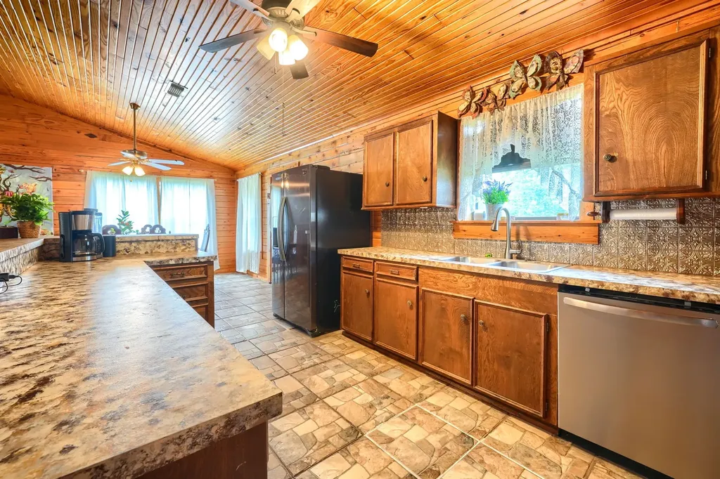 625 County Road 4735 Cumby TX 75433