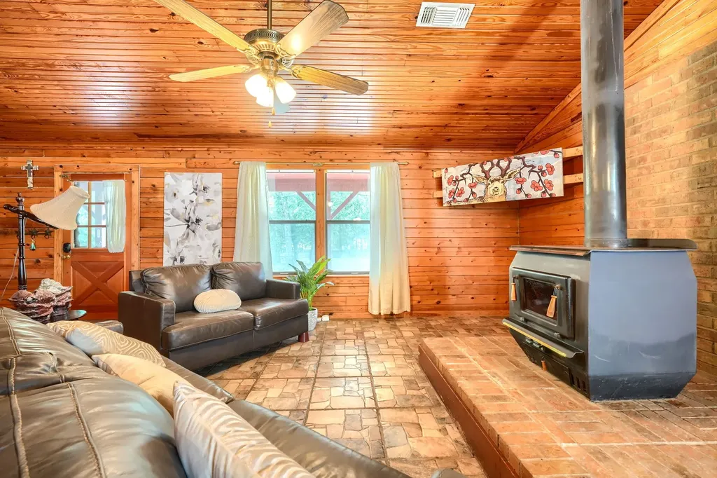 625 County Road 4735 Cumby TX 75433