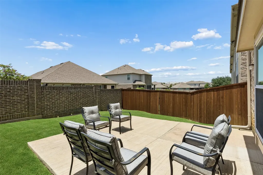 2700 Club Ridge Drive Lewisville TX 75067
