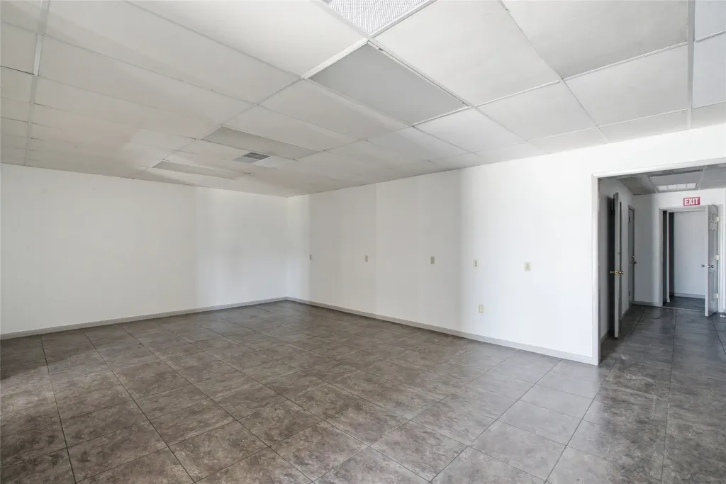 939 E Main Street Eastland TX 76437