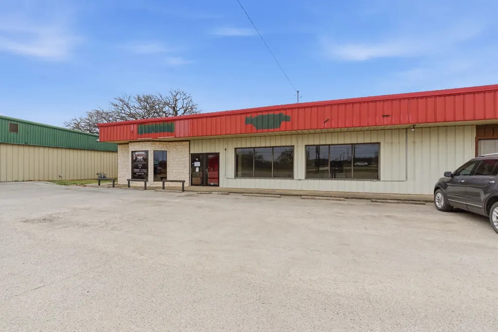 939 E Main Street Eastland TX 76437