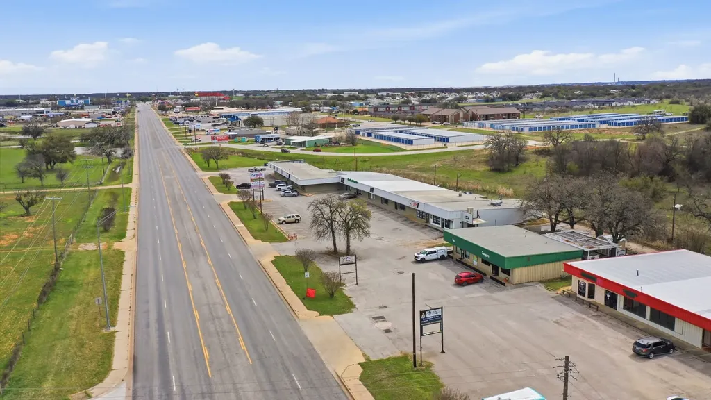939 E Main Street Eastland TX 76437
