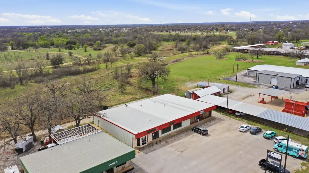 939 E Main Street Eastland TX 76437