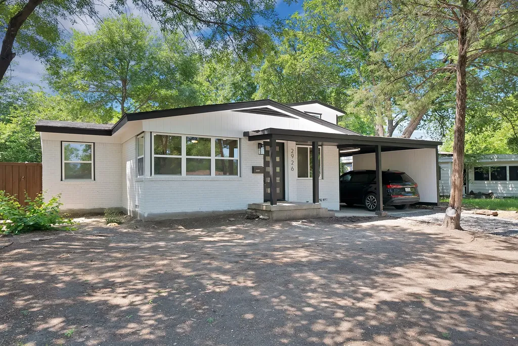 2926 Hillglenn Road Dallas TX 75228