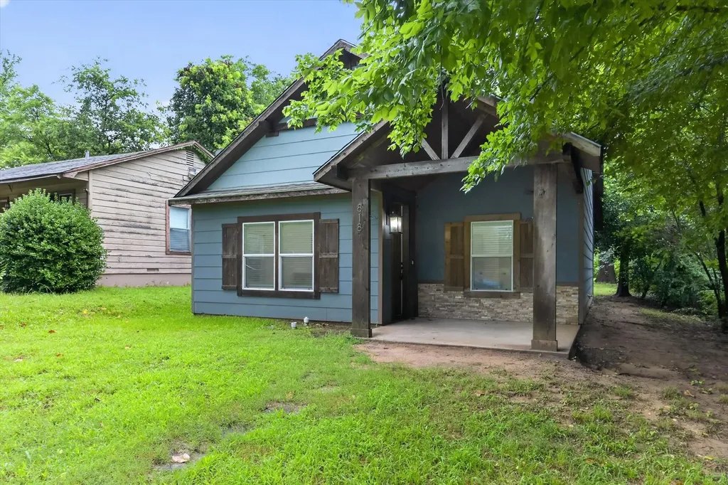 818 W Elm Street Denison TX 75020
