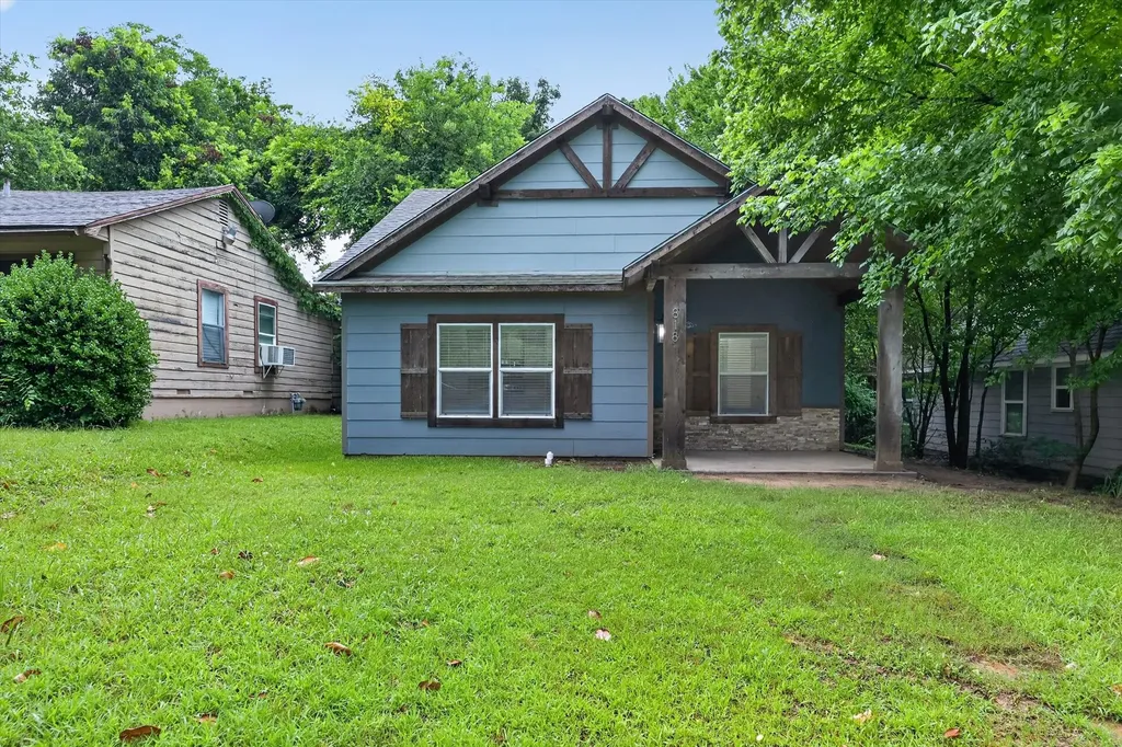 818 W Elm Street Denison TX 75020