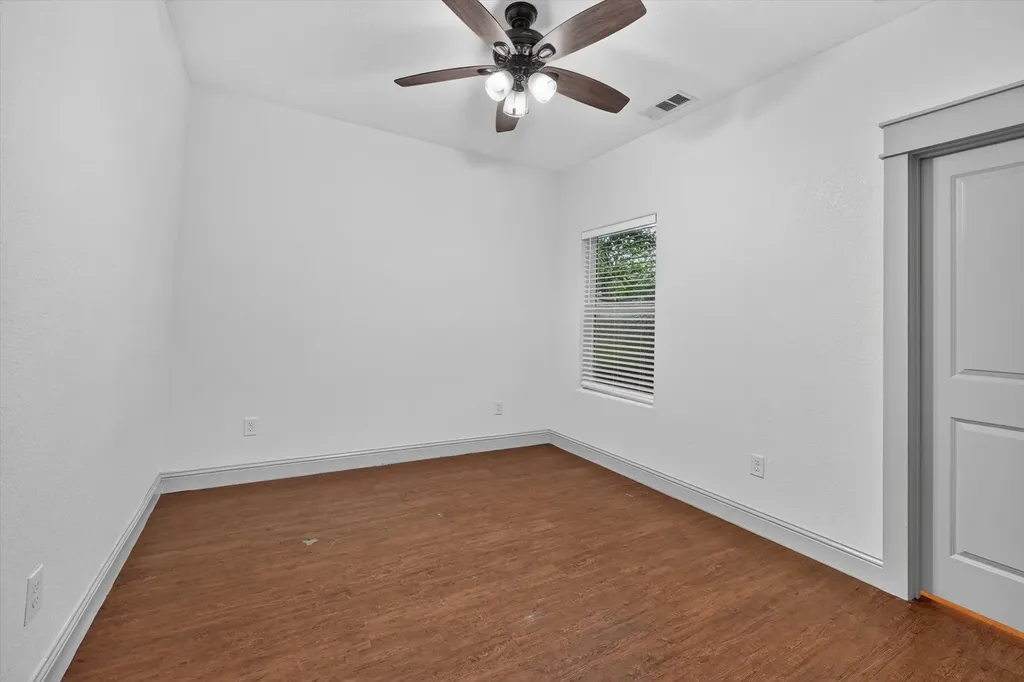 818 W Elm Street Denison TX 75020