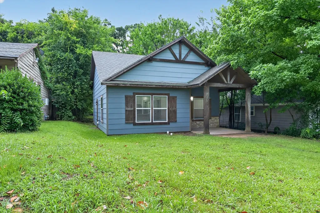 818 W Elm Street Denison TX 75020