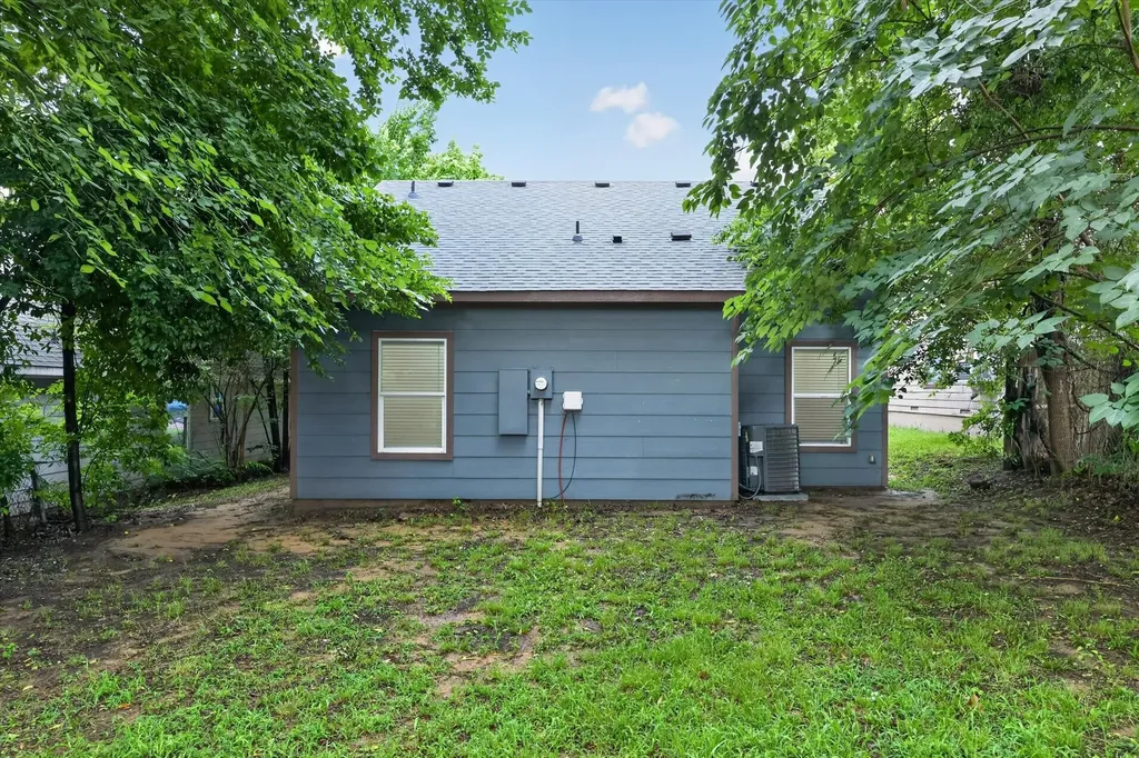 818 W Elm Street Denison TX 75020