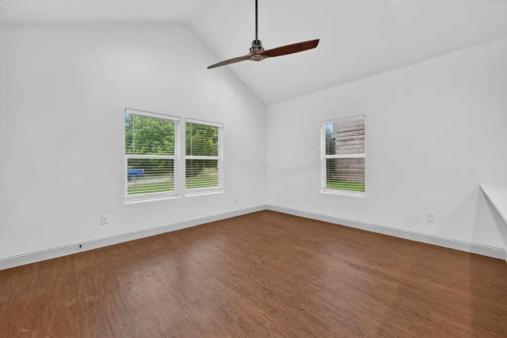 818 W Elm Street Denison TX 75020