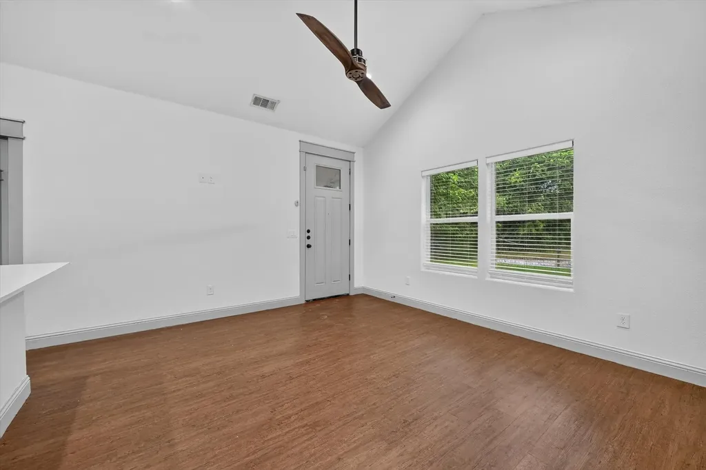 818 W Elm Street Denison TX 75020