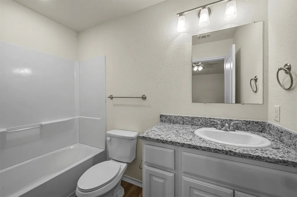 105 SE 4th Street Bonham TX 75144