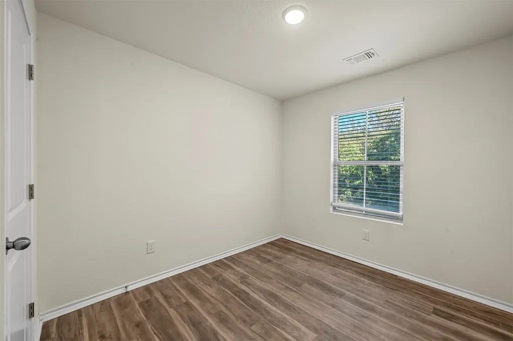 105 SE 4th Street Bonham TX 75144