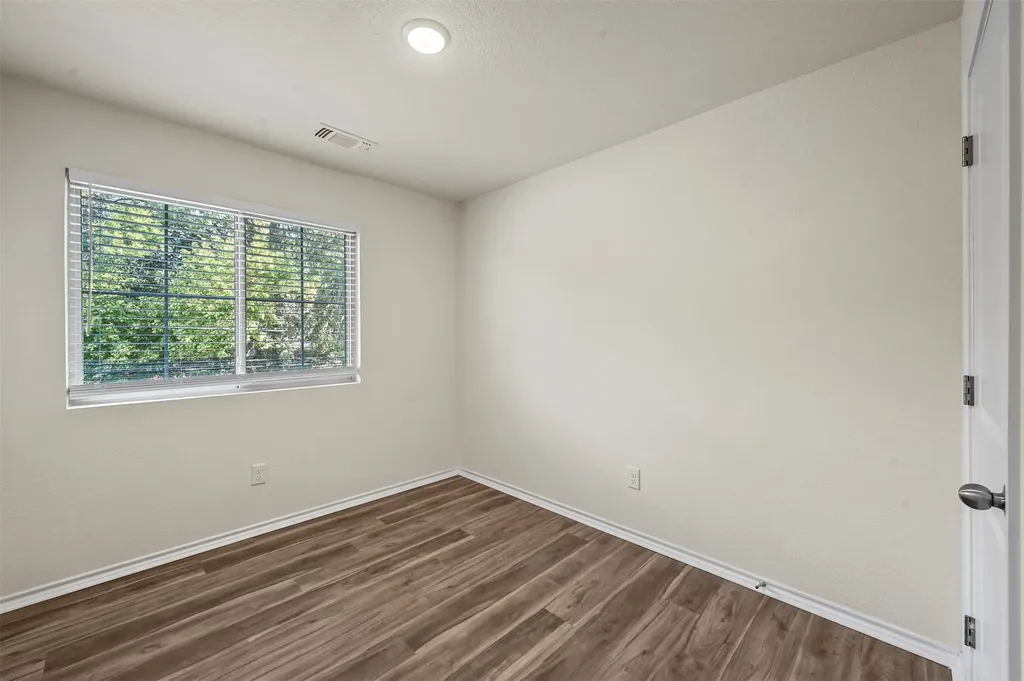 105 SE 4th Street Bonham TX 75144