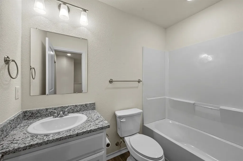 105 SE 4th Street Bonham TX 75144