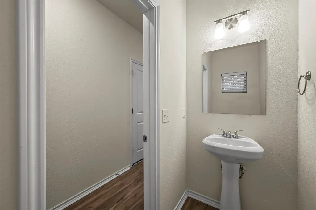 105 SE 4th Street Bonham TX 75144