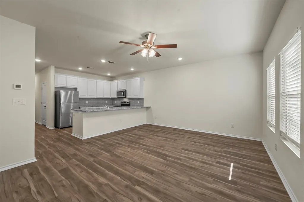 105 SE 4th Street Bonham TX 75144