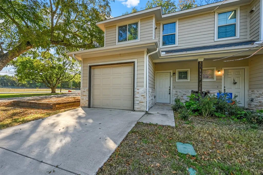 105 SE 4th Street Bonham TX 75144