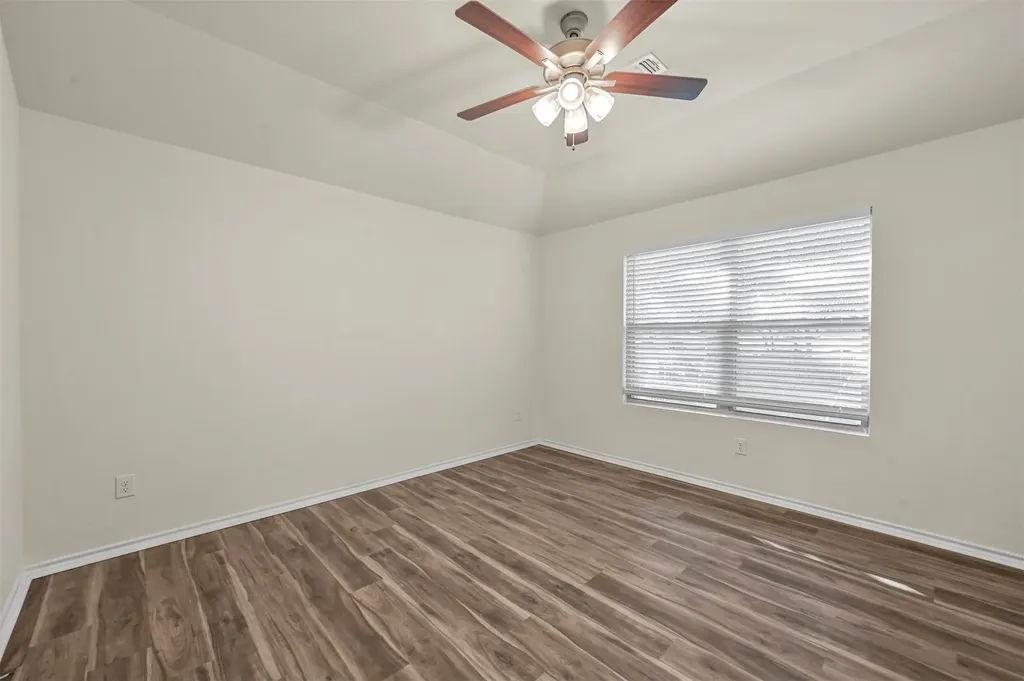 105 SE 4th Street Bonham TX 75144