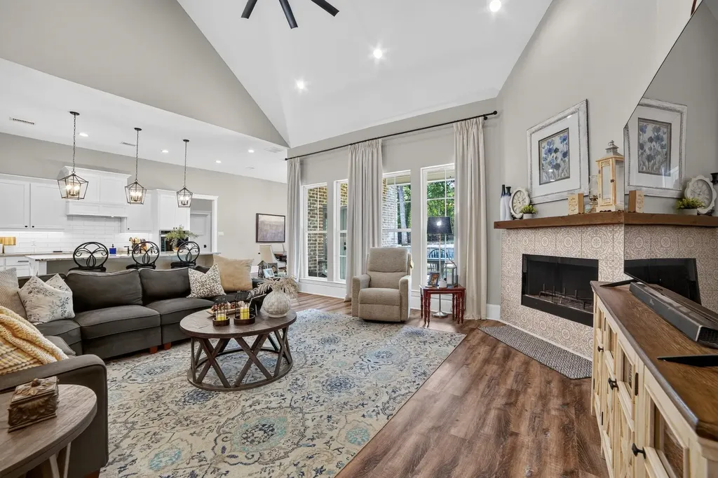 125 Oakbend Trail Mabank TX 75147