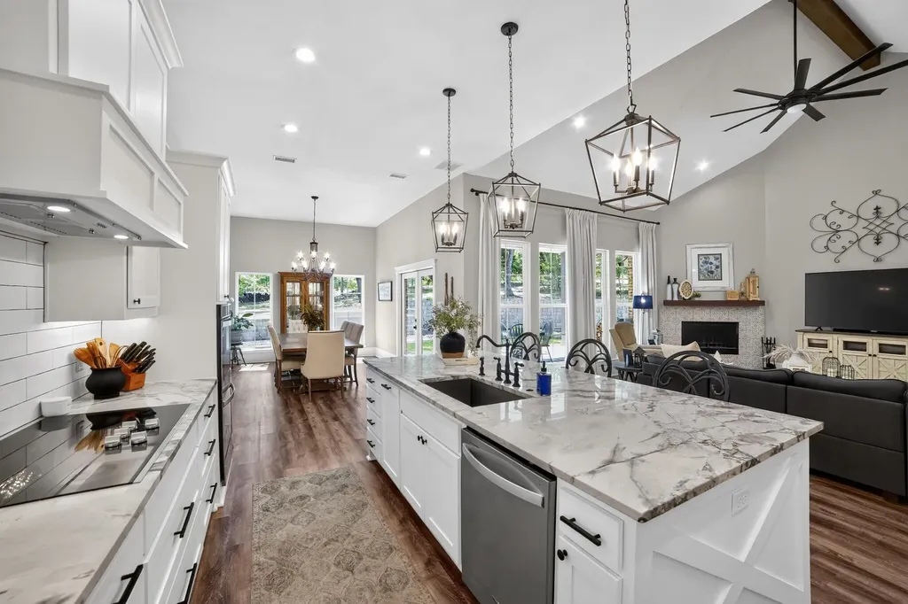 125 Oakbend Trail Mabank TX 75147