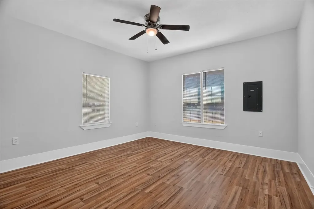 1515 NW 1st Avenue Mineral Wells TX 76067