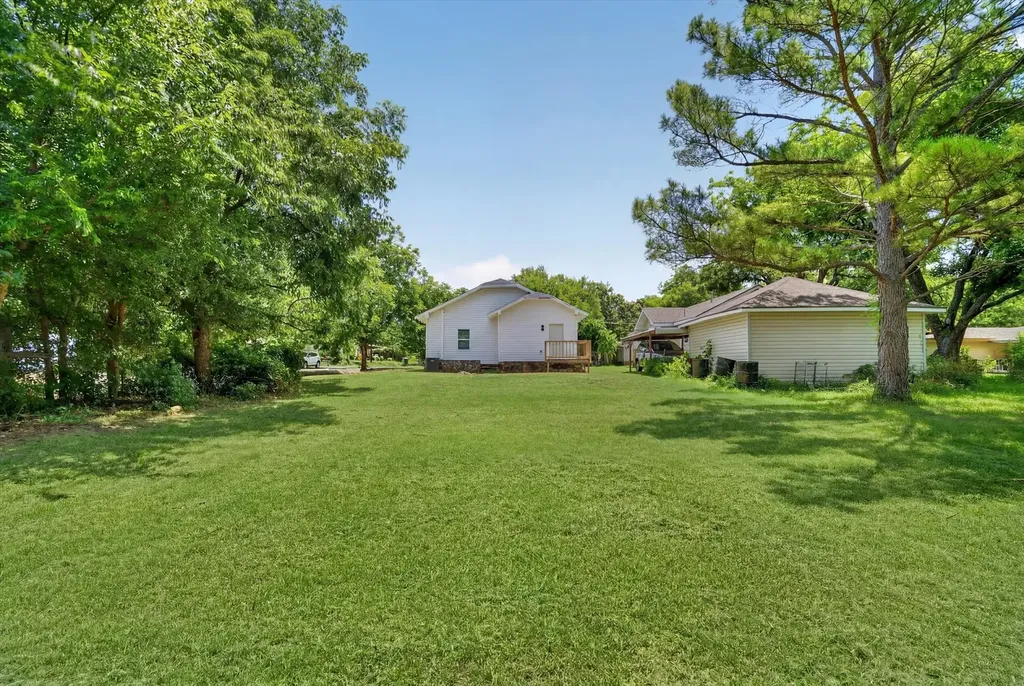 1515 NW 1st Avenue Mineral Wells TX 76067