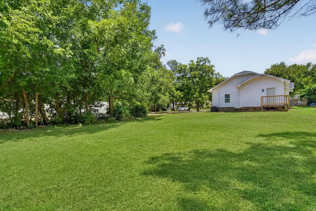 1515 NW 1st Avenue Mineral Wells TX 76067