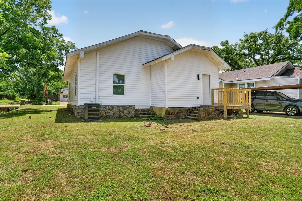 1515 NW 1st Avenue Mineral Wells TX 76067