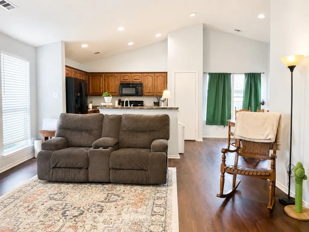 1249 Cottonwood Drive Crowley TX 76036