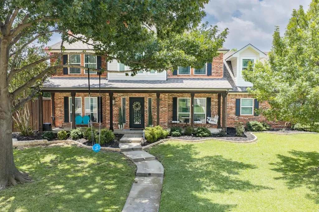 709 Bent Tree Court Hurst TX 76054