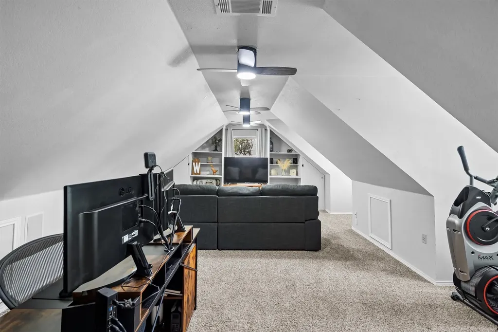 709 Bent Tree Court Hurst TX 76054