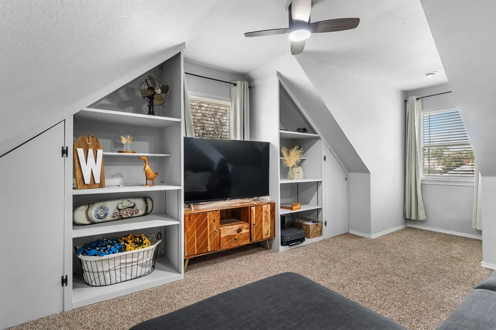 709 Bent Tree Court Hurst TX 76054