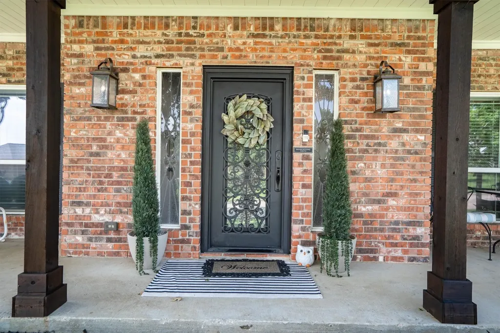709 Bent Tree Court Hurst TX 76054