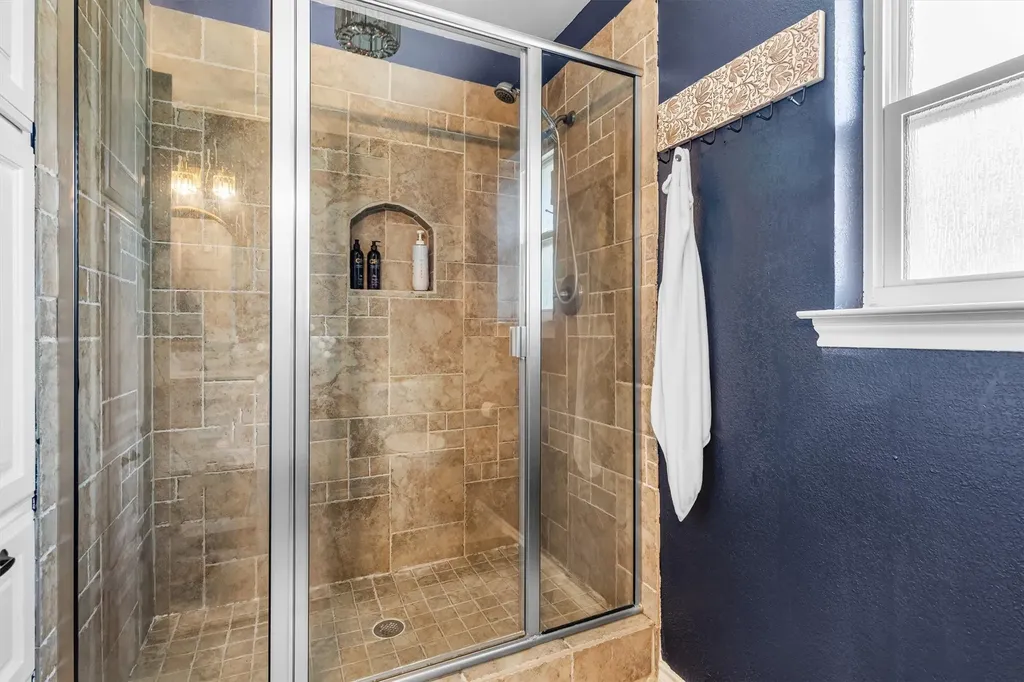 709 Bent Tree Court Hurst TX 76054