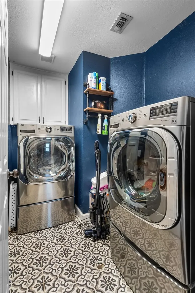 709 Bent Tree Court Hurst TX 76054