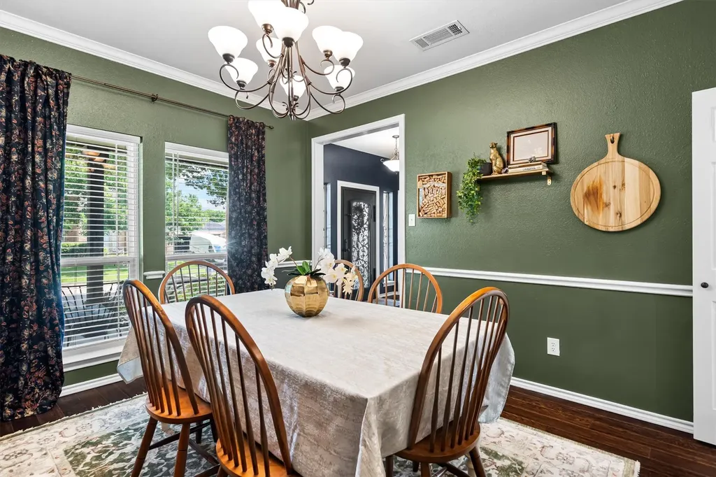 709 Bent Tree Court Hurst TX 76054