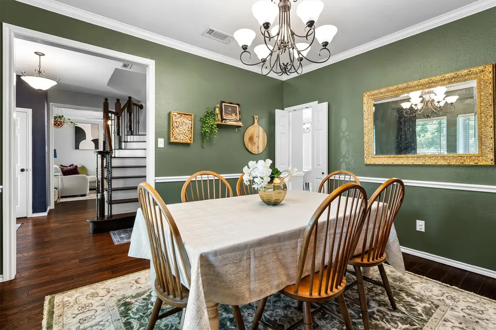709 Bent Tree Court Hurst TX 76054