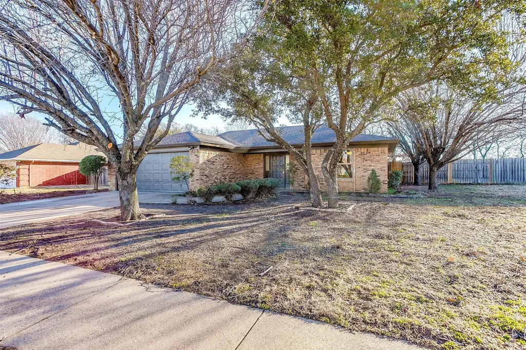 305 Bentley Drive Joshua TX 76058