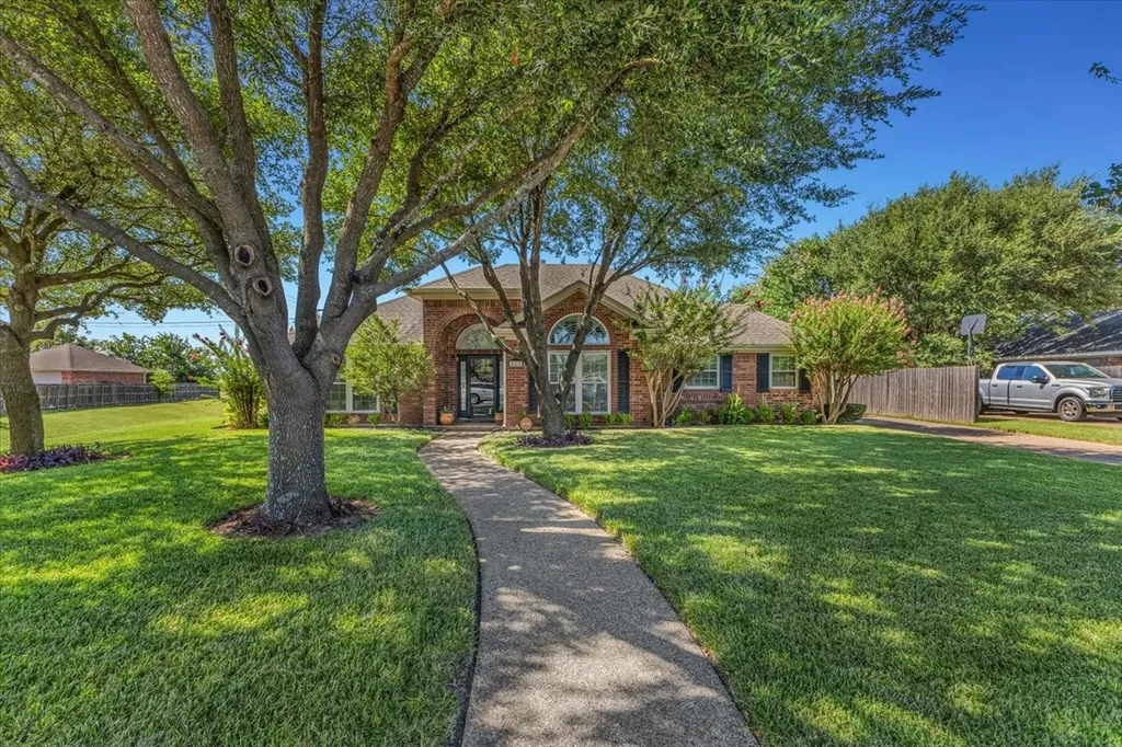 812 Country Lane Drive Waco TX 76657