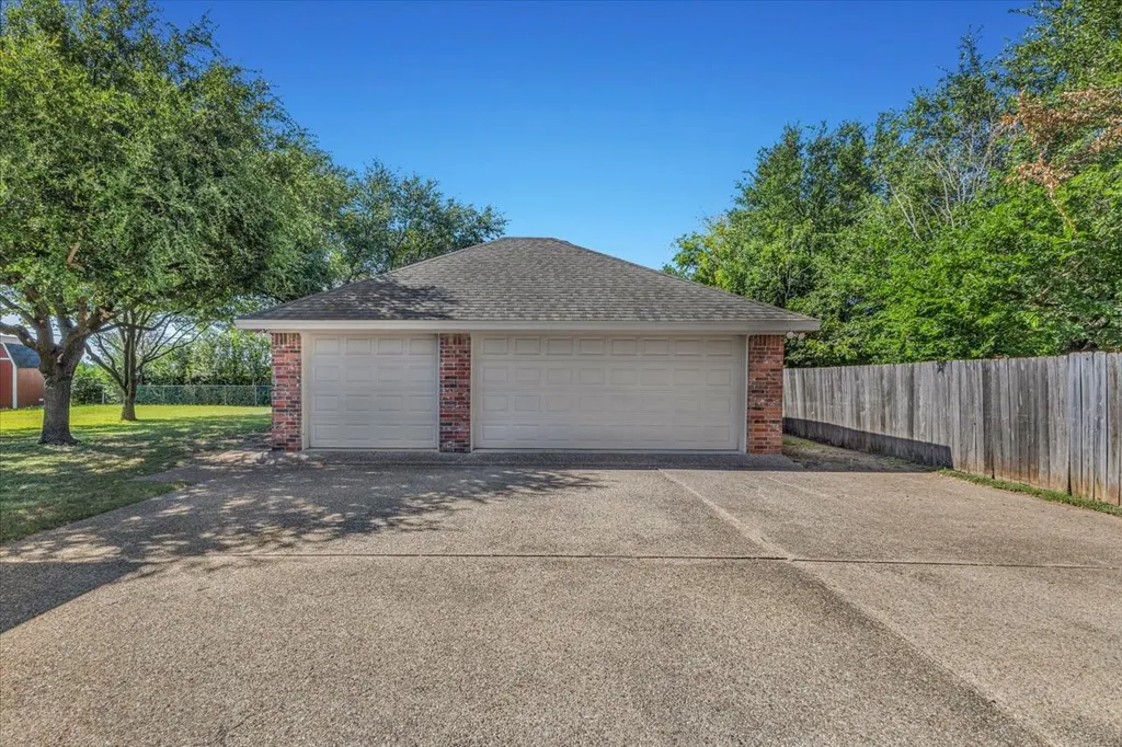 812 Country Lane Drive Waco TX 76657