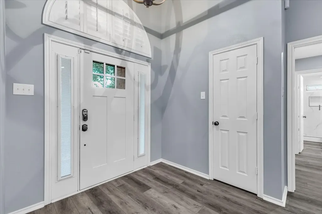 812 Country Lane Drive Waco TX 76657