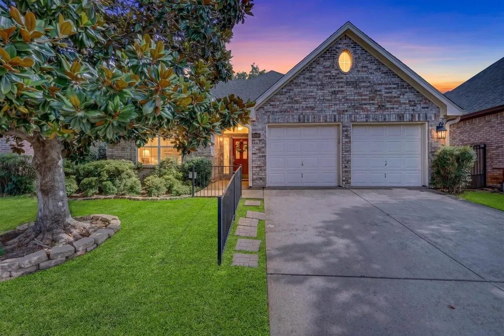 3208 Village Oak Drive Arlington TX 76017