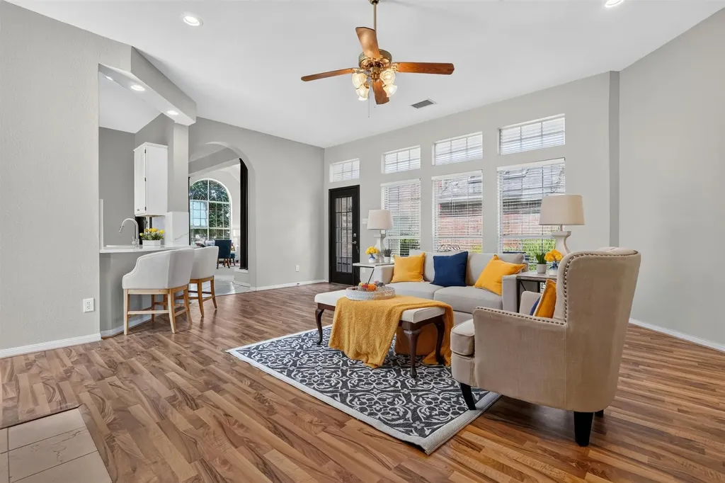3208 Village Oak Drive Arlington TX 76017
