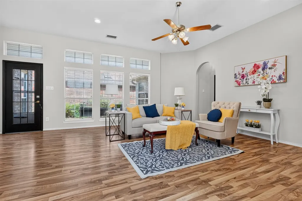 3208 Village Oak Drive Arlington TX 76017