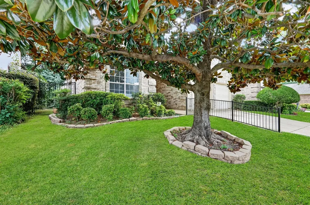 3208 Village Oak Drive Arlington TX 76017