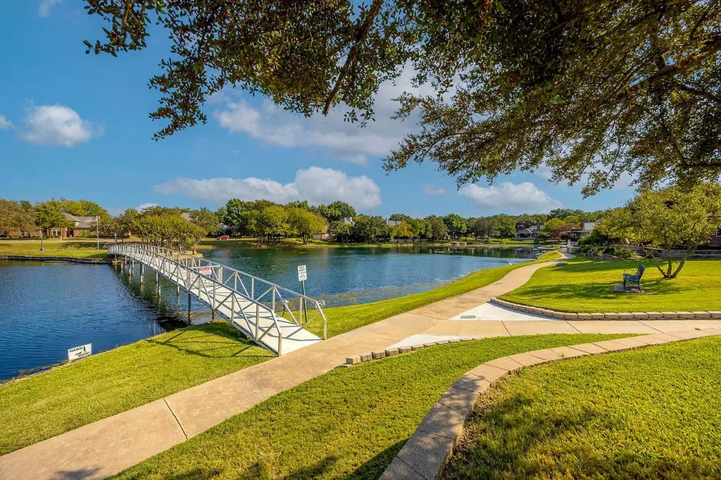 3208 Village Oak Drive Arlington TX 76017