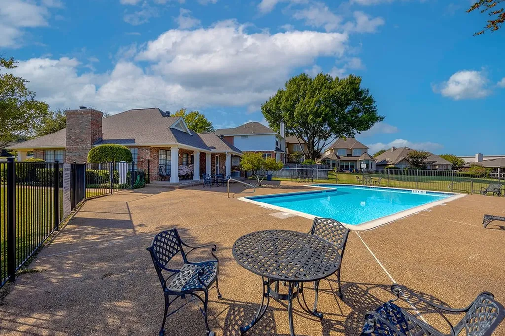 3208 Village Oak Drive Arlington TX 76017