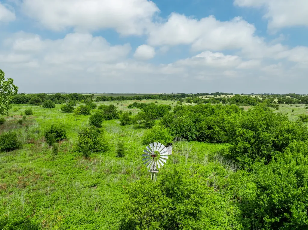 3725 Cr 272 Oglesby TX 76561