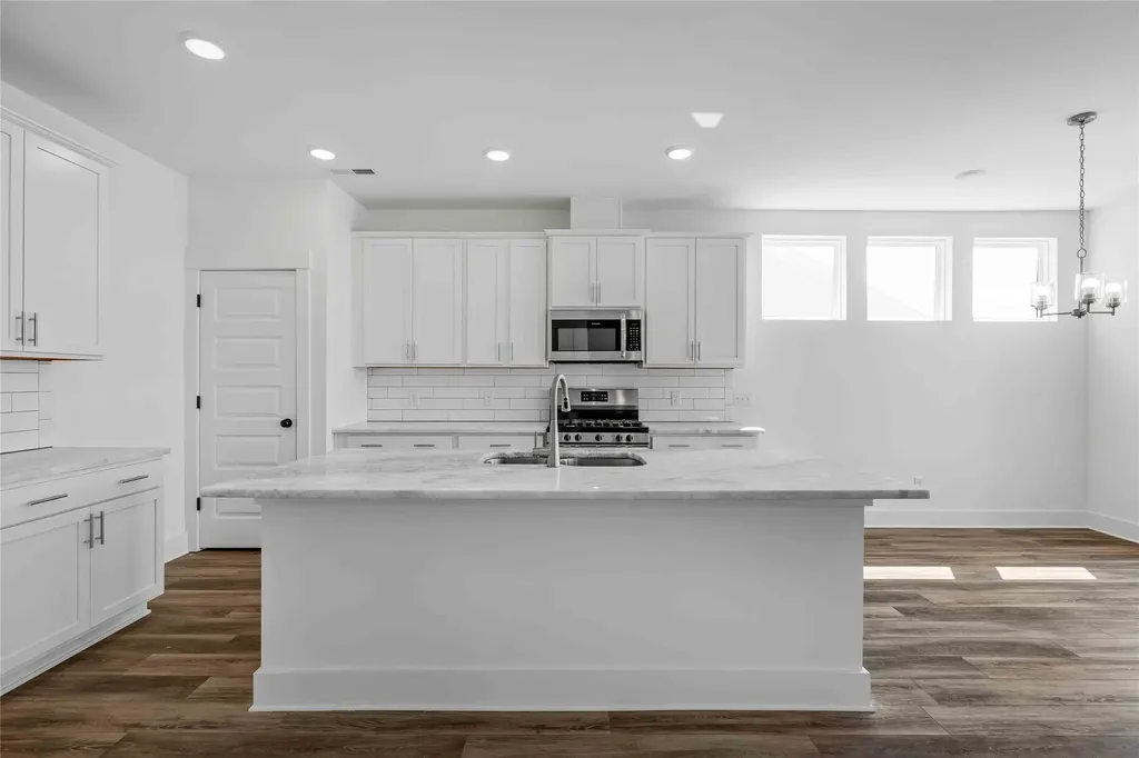 3521 Kemp Drive Heartland TX 75126